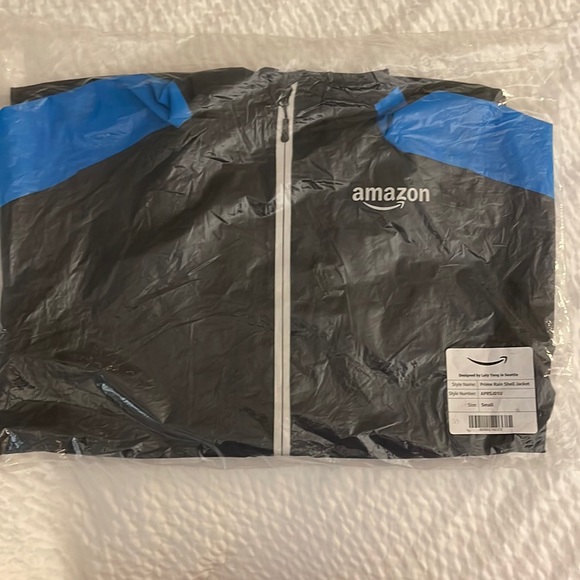 Amazon Jackets & Coats Amazon Prime Rain Shell Hooded Jacket By Luly Yang Mens Small New